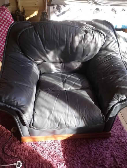 Photo of free Large comfy chair (Princes Risborough HP27) #1