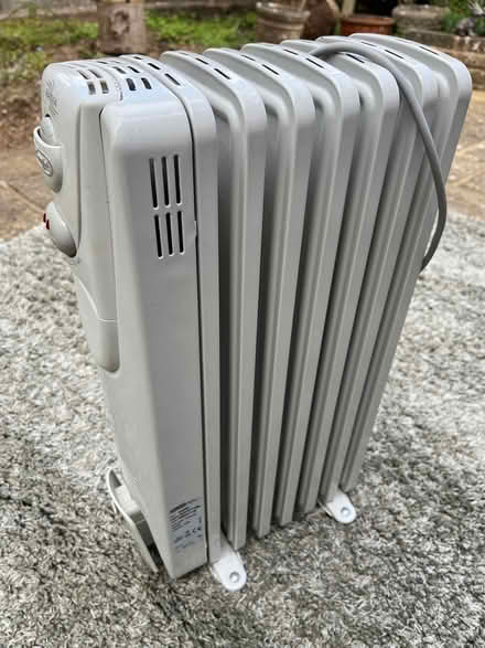 Photo of free DeLonghi Oil-filled radiator (Kenilworth CV8) #2