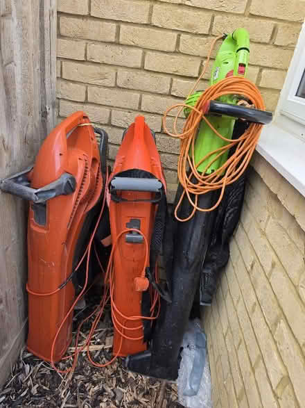 Photo of free Leaf blowers vacuum and shredders (Hellingly BN27) #1