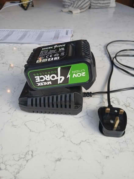 Photo of free Mylek 20v battery and charger (Hampton hill TW12) #3