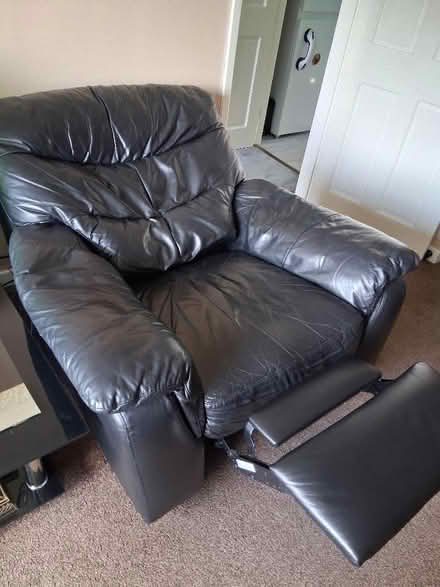 Photo of free Black Electric Recliner (Bowerham LA1) #2
