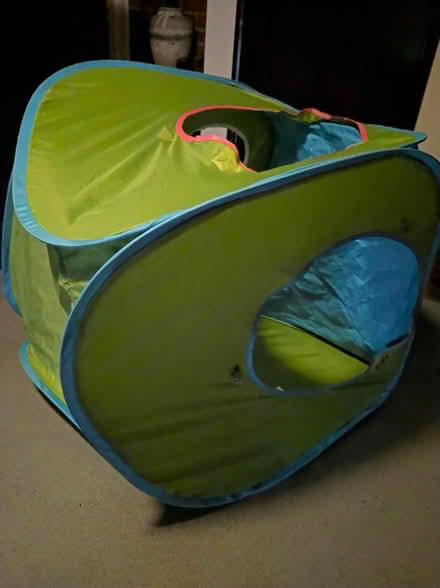 Photo of free Children's play tent (North Acton) #1