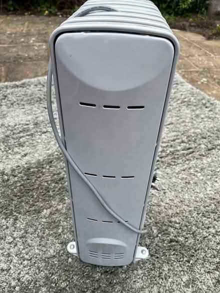Photo of free DeLonghi Oil-filled radiator (Kenilworth CV8) #4