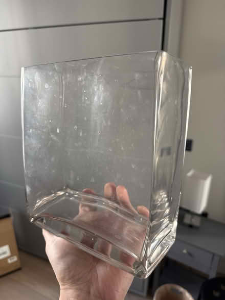 Photo of free Glass vase (Bayswater W2) #1