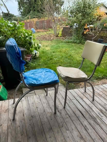 Photo of free Formica table, chairs (McCollum Park area) #4