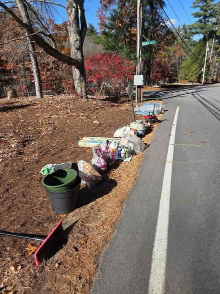 Photo of free curb alert 401 longley rd groton (401 longley rd groton MA) #2