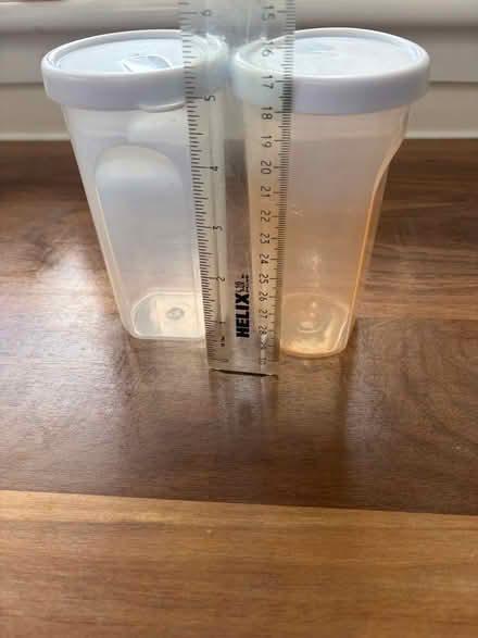 Photo of free Assorted storage containers with lids (Craigleith EH4) #3