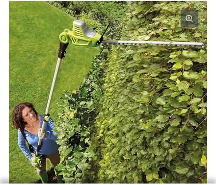 Photo of Extending hedge trimmer. (Windermere LA23) #1