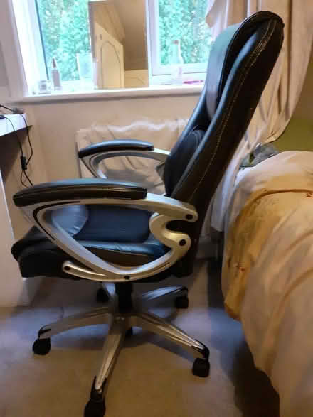 Photo of free Comfy office chair (GU12 6AD Near Ash Dover Cars) #2