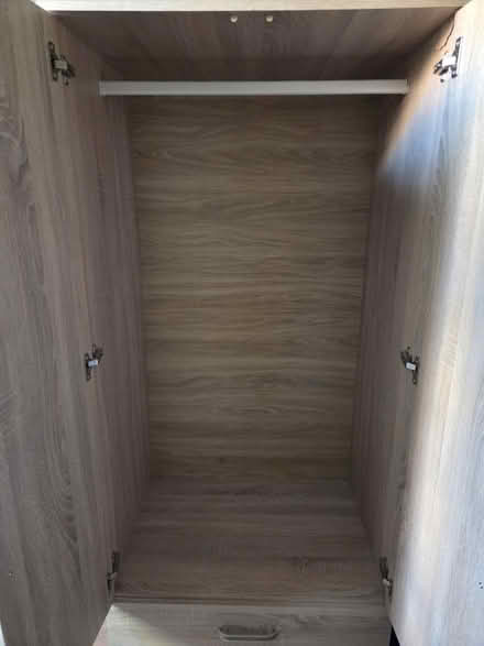 Photo of free Wardrobe with Drawers (Holloway N7) #4