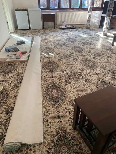 Photo of free Large Patterned Carpet (Axminster?) (Hayling Island PO11) #1