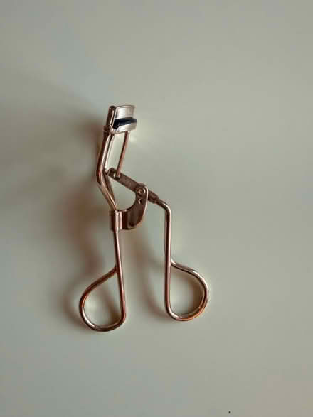 Photo of free Tweezerman Eyelash Curler (Upper East Side) #1