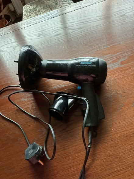 Photo of free Hairdryer, working, one blow dryattachment doesn’t stay on. (Dysart KY1) #1