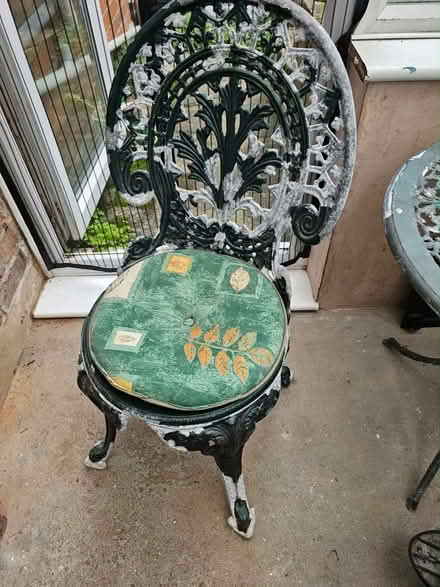 Photo of free Garden table and 2 chairs, with umbrella (Blacklands TN34) #3