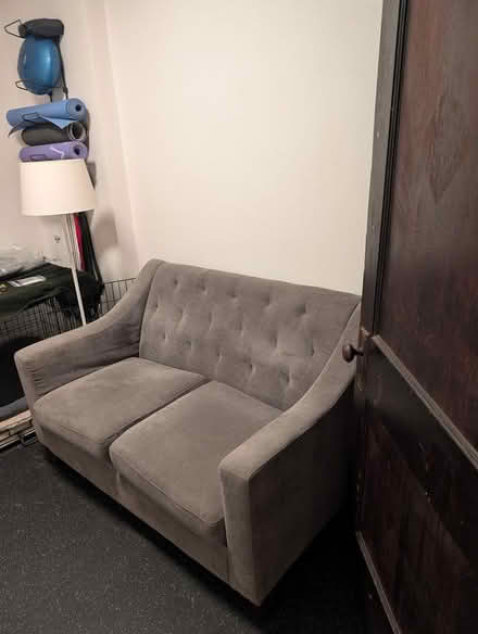 Photo of free gray tufted couch (capitol hill) #1