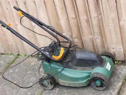 Photo of free Lawnmower (Litherland L21) #3