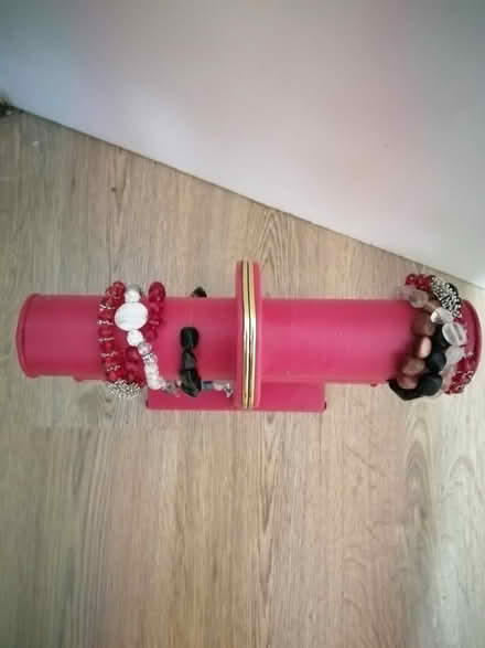 Photo of free Bracelet and stand (Ell4lr) #3