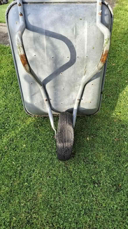 Photo of free Wheel barrow (Kintillo PH2) #3