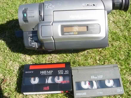 Photo of working Hi8 camcorder (Kingston KT2) #1