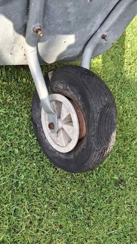 Photo of free Wheel barrow (Kintillo PH2) #4