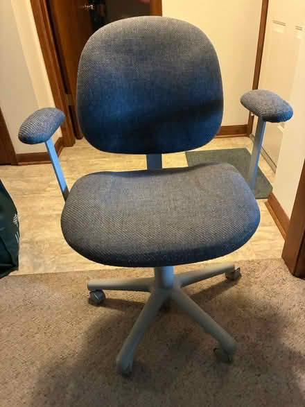 Photo of free Parts for an office chair (Saint Paul mn) #1