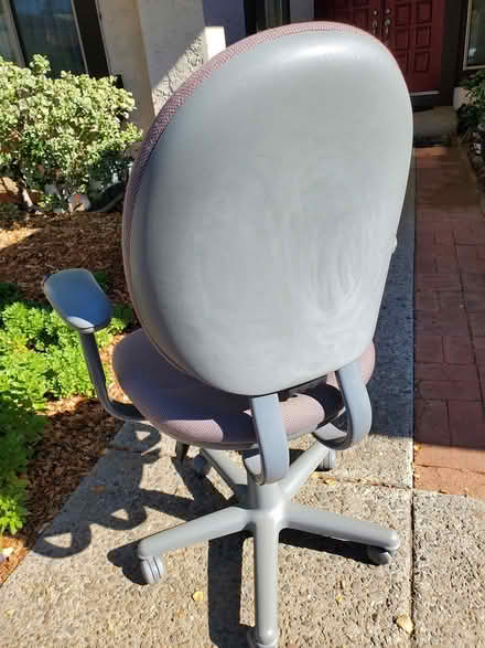 Photo of free Executive office chair, 5 wheels (DeAnza Blvd - Stvns Crk & 280) #3