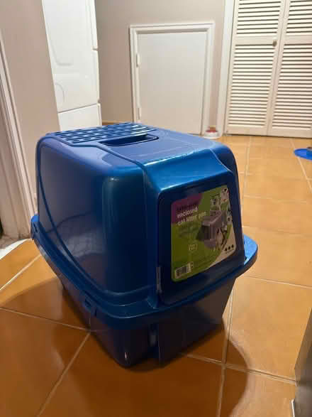 Photo of free New litter box (Wedgwood) #1