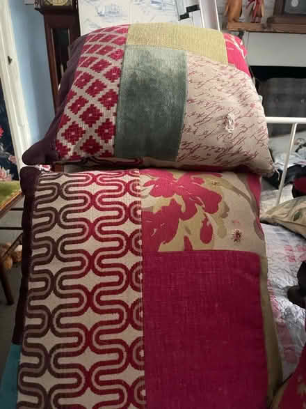 Photo of free BS30 area selection of cushions (The Batch BS30) #4
