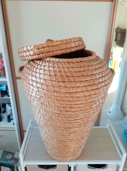 Photo of free Vintage Ali Baba woven linen basket, large, vgc (Frogmore GU17) #3