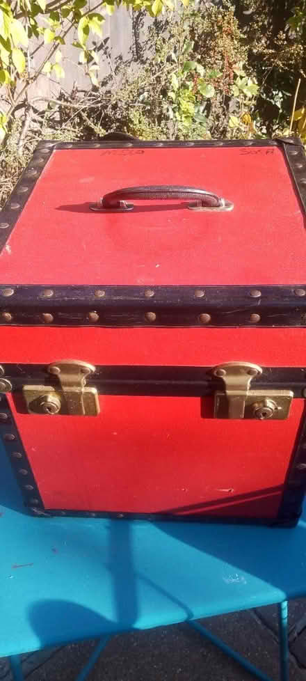 Photo of free Record case for 12"/ LP records (Sutton SM3) #1