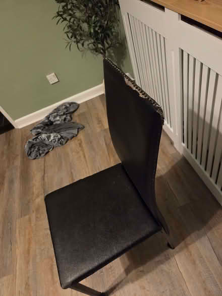 Photo of free Glass table 1.20 m expandable to 1.50 m , with metal legs pl (Portsmouth PO2) #2