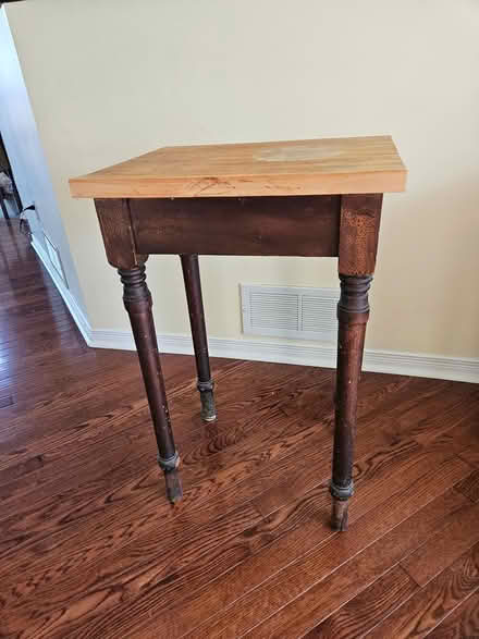 Photo of free Table (Orleans) #1