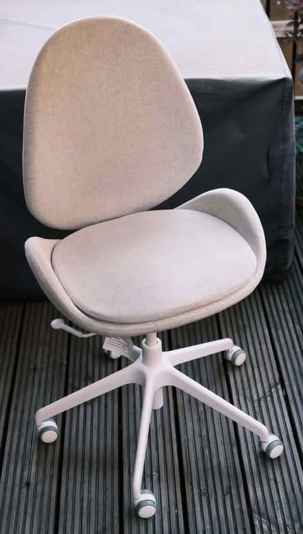 Photo of free Ikea LÅNGFJÄLL Conference chair, Gunnared beige/white (Waterlooville PO7) #1