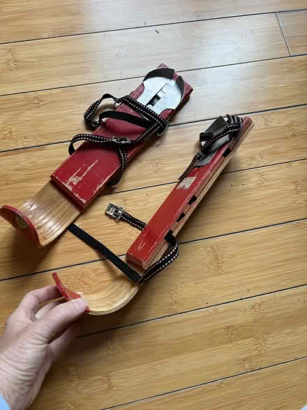 Photo of free tiny wood skis (Moutain View near San Antonio) #2