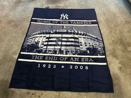 Photo of free NY Yankee Stadium Blanket (Terra Linda) #1