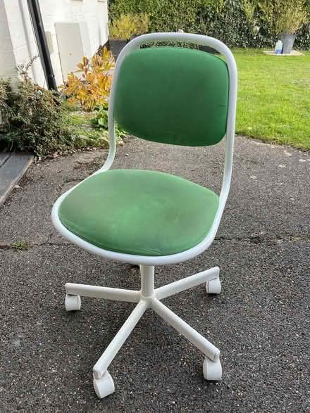 Photo of free Kids swivel chair (Letchworth SG6) #1