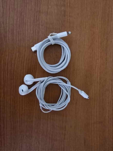 Photo of free Various usb-A to Lightening cables & camera cable (Top Amersham HP6) #3