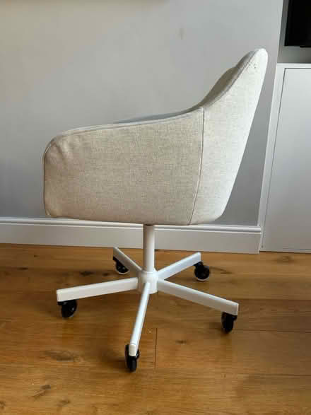 Photo of free Beige swivel desk chair on wheels (Kilburn Park NW6) #2