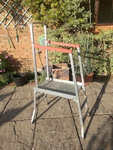 Photo of free Painting platform (West Wimbledon) #2