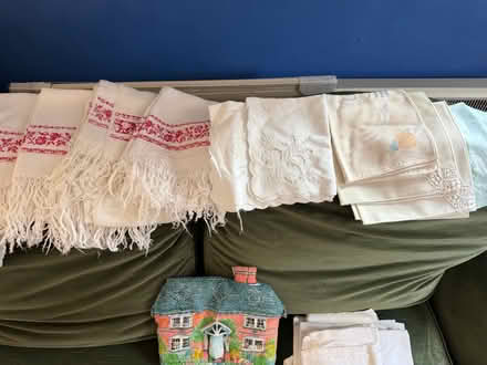 Photo of free Selection of fancy napkins and table linen (Brightwell Baldwin OX49) #1