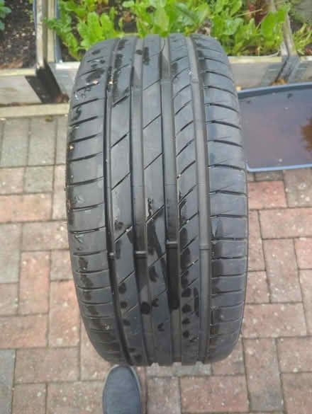 Photo of free Car tire 245x 40/19 98y (Dogsthorpe PE1) #1