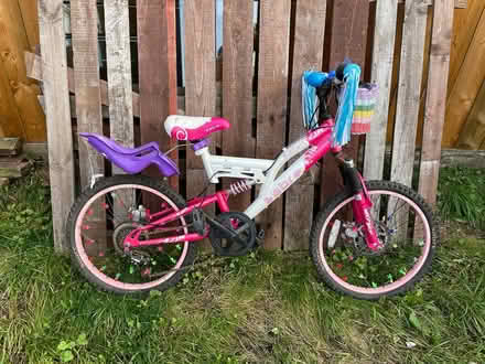 Photo of free Girls bike 8 to 10 years (Dh6) #1