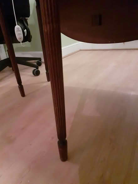 Photo of free Solid wooden extendable table (GU12 6AD Near Ash Dover Cars) #4