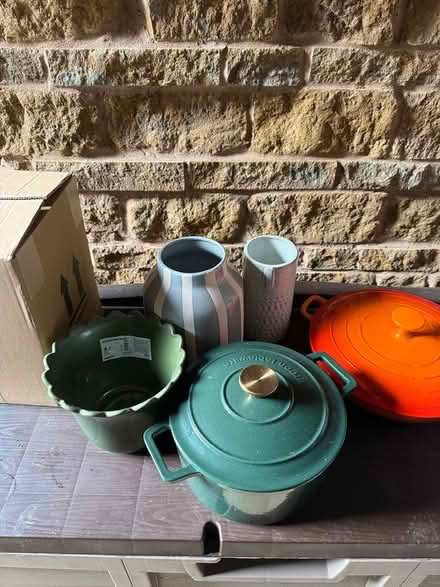 Photo of free Vase pans plates bowls kitchenware (Bloxham OX15) #1