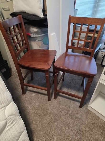 Photo of free 2 counter chairs (Merrimack nh) #1