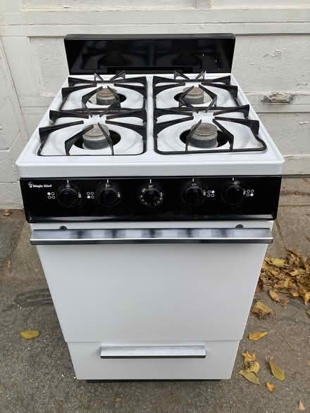 Photo of free Kitchen Stove-Natural Gas (Downtown Ithaca) #1