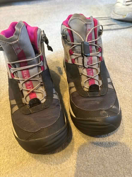 Photo of free Children’s boots and shoes size 3 (Wandsworth Common SW17) #4