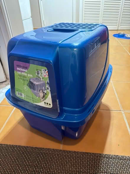 Photo of free New litter box (Wedgwood) #2
