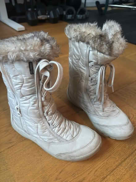 Photo of free Children’s boots size 3 (Wandsworth Common SW17) #1