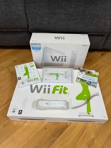 Photo of free Wii bundle. (Rayne CM77) #1